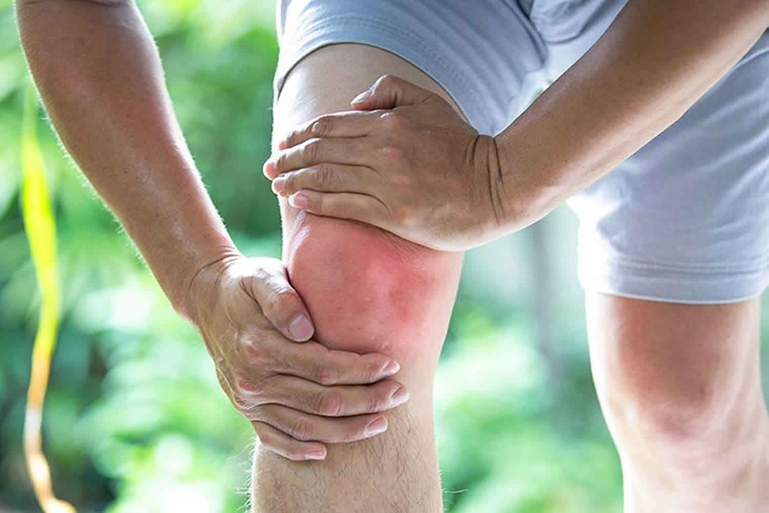 Knee buckling or knee giving out causes, symptoms, diagnosis & treatment