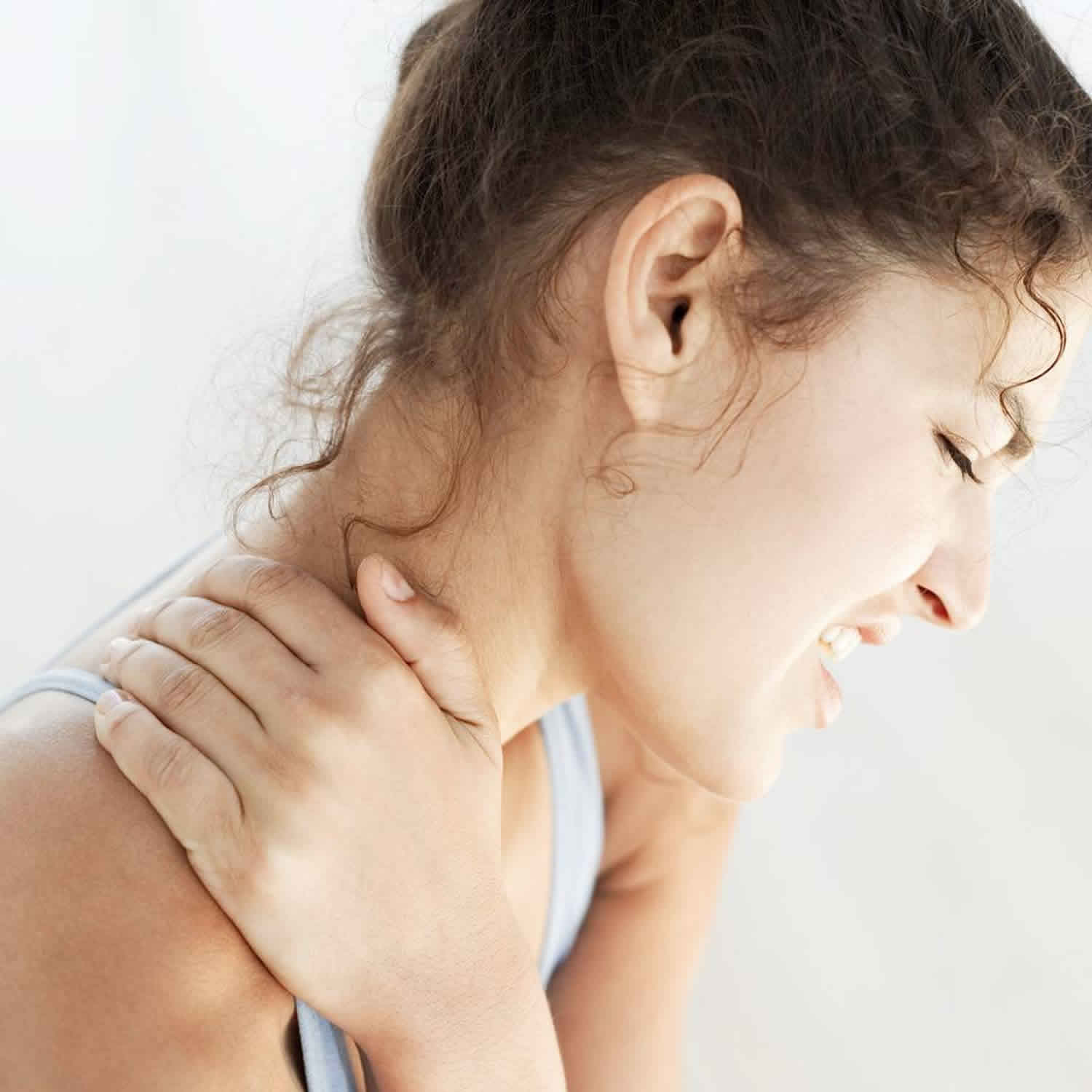Neck Cracking Causes Diagnosis Treatment