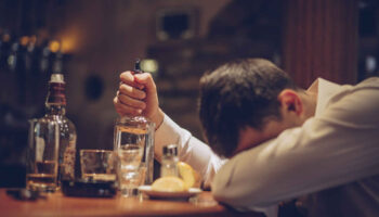 Alcohol withdrawal syndrome