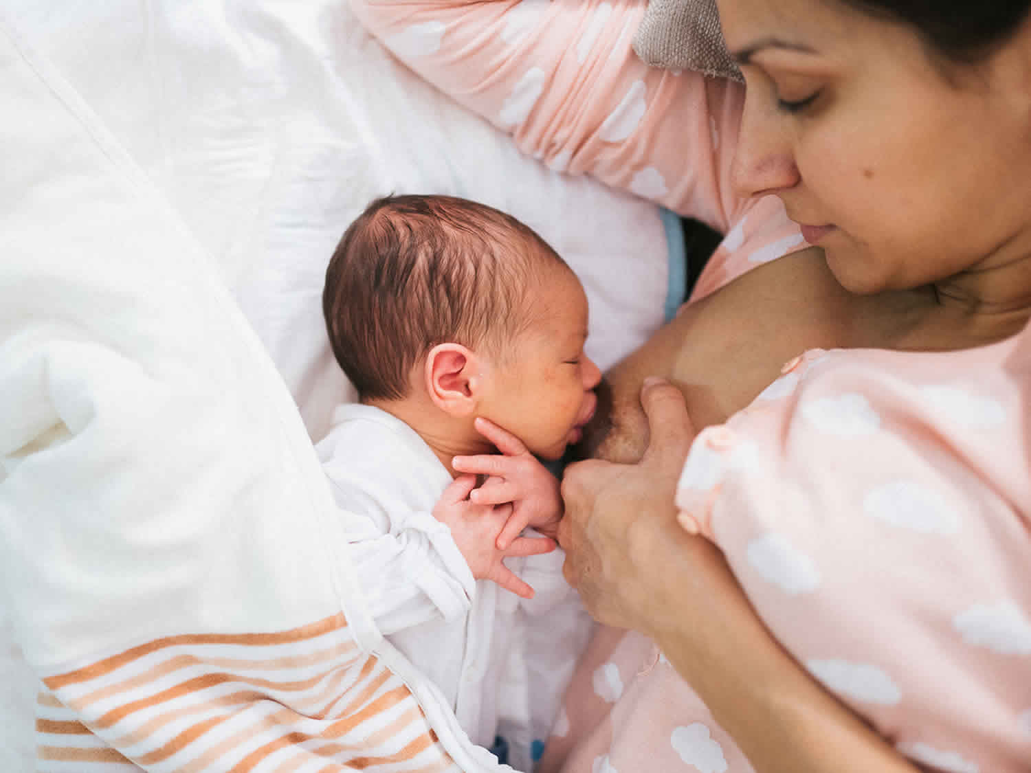 Alcohol and breastfeeding drinking and breastfeeding rules